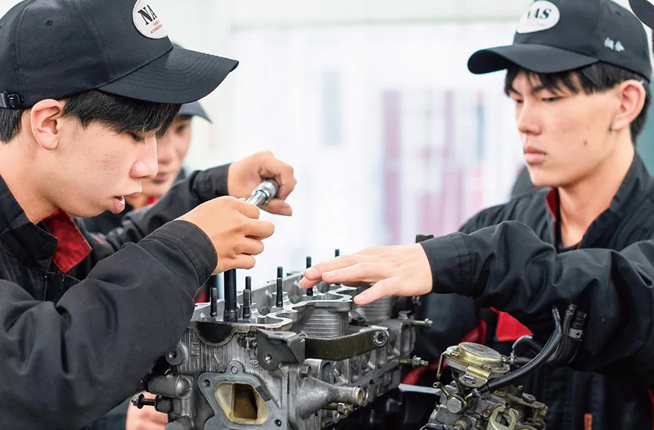 西鉄自動車整備専門学校 NAS