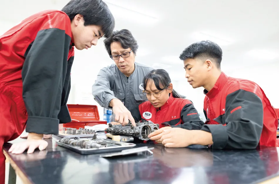 西鉄自動車整備専門学校 NAS